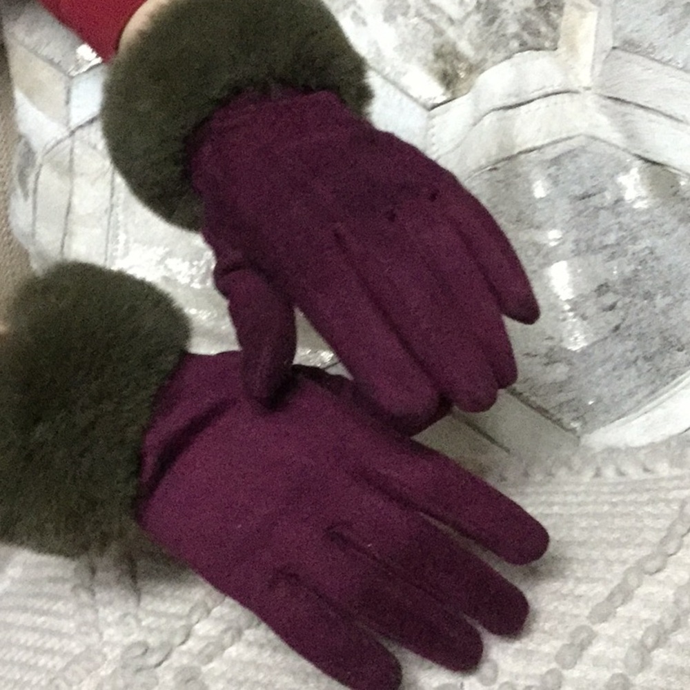 Winter driving gloves faux fur POWDER farmer’s market Sunday brunch travel vacay